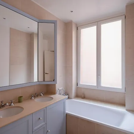 Center - Prestige Rousseau Appartement Paris