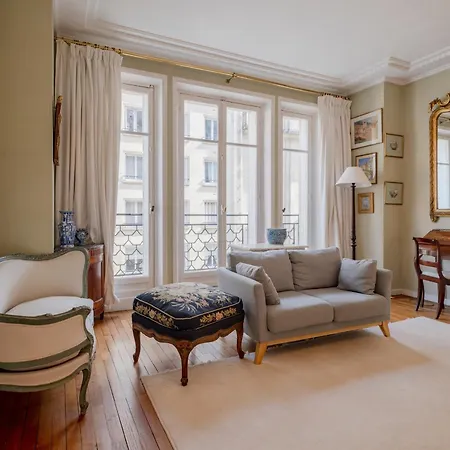Center - Prestige Rousseau * Paris